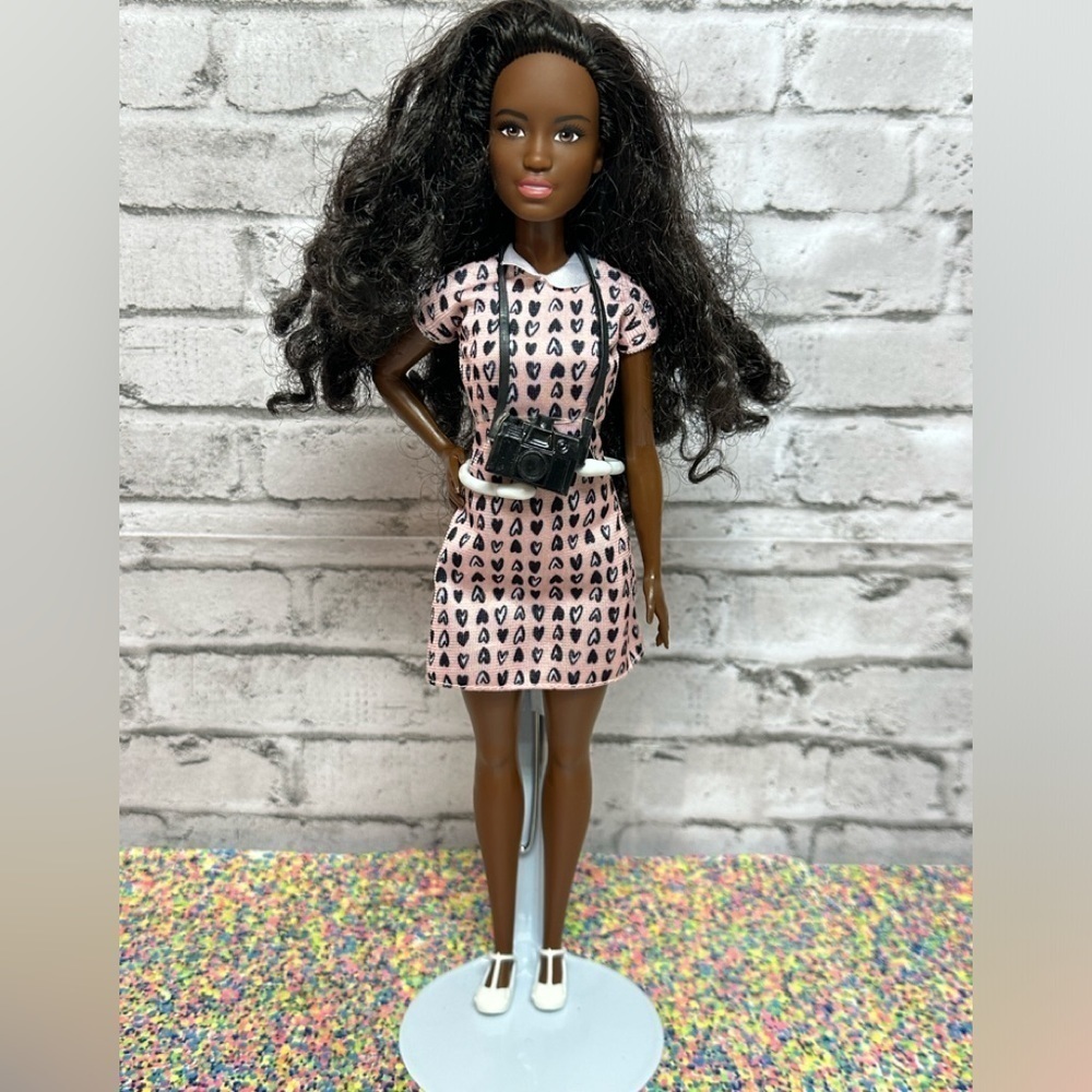 Barbie Photographer Doll 11 Inches Petite Brunette Heart Dress Shoes Camera